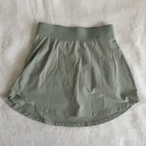 Light Green Aritzia Activewear/Tennis Skirt